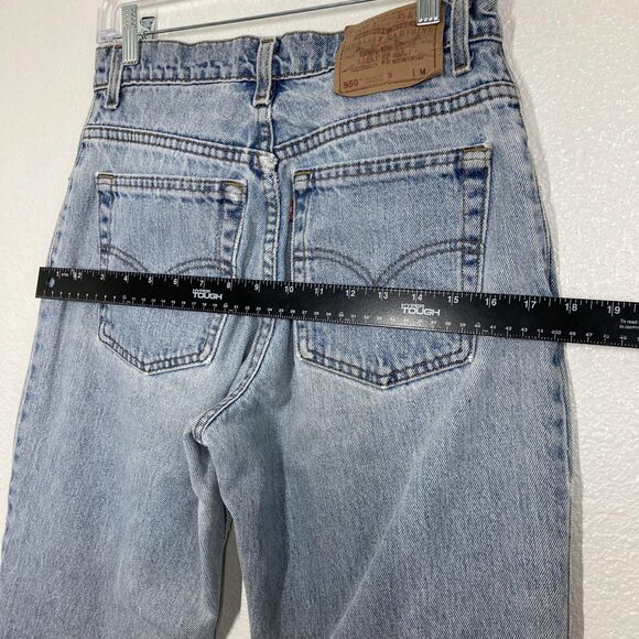 Levis 550 Jeans Womens Light Wash Relaxed Tapered Raw Hem Zip Fly Red Tab Denim - Picture 10 of 15